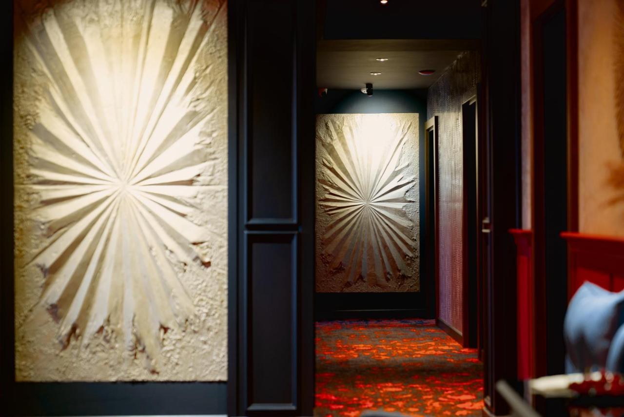 Tapis Rouge Design Boutique